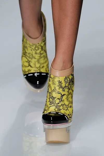 Look 3